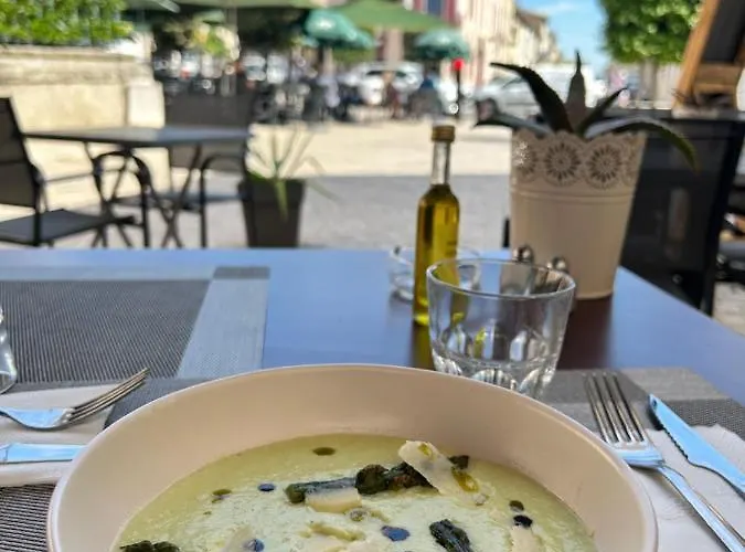 فندق Restaurant Le Gillois سان جيل